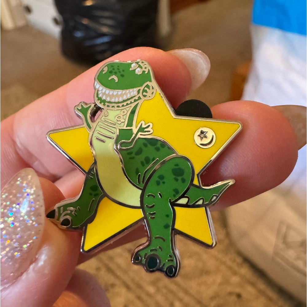 Disney Parks Hidden Mickey Trading Pin Character Toy Story Rex Chaser Pin